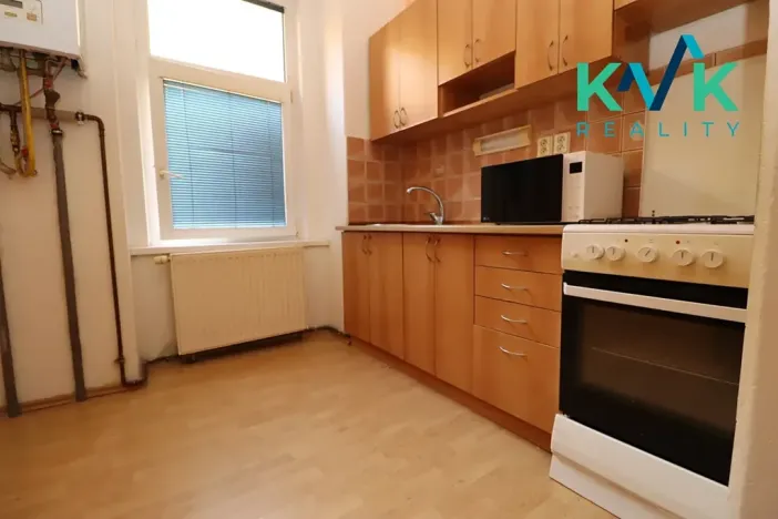 Pronájem bytu 1+1, Karlovy Vary, Lad. Koubka, 29 m2