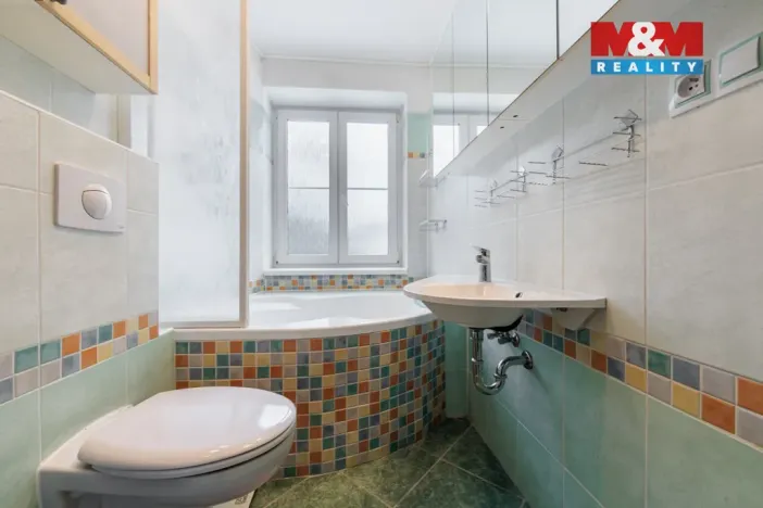 Prodej bytu 4+1, Karlovy Vary, Sládkova, 94 m2