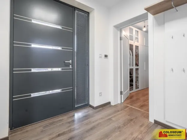 Prodej rodinného domu, Zbraslav, 460 m2