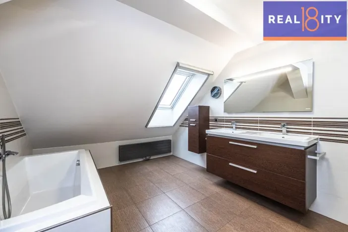 Prodej bytu 4+kk, Praha, Semilská, 139 m2