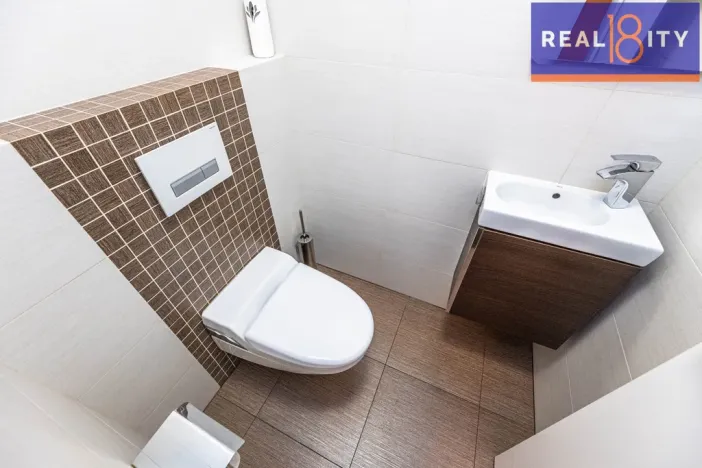 Prodej bytu 4+kk, Praha, Semilská, 139 m2