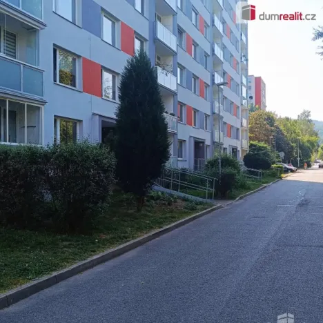 Pronájem bytu 1+1, Děčín - Děčín III-Staré Město, Jezdecká, 36 m2