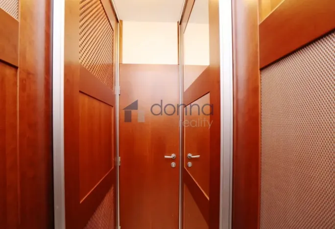 Pronájem bytu 2+kk, Praha, U Nikolajky, 82 m2