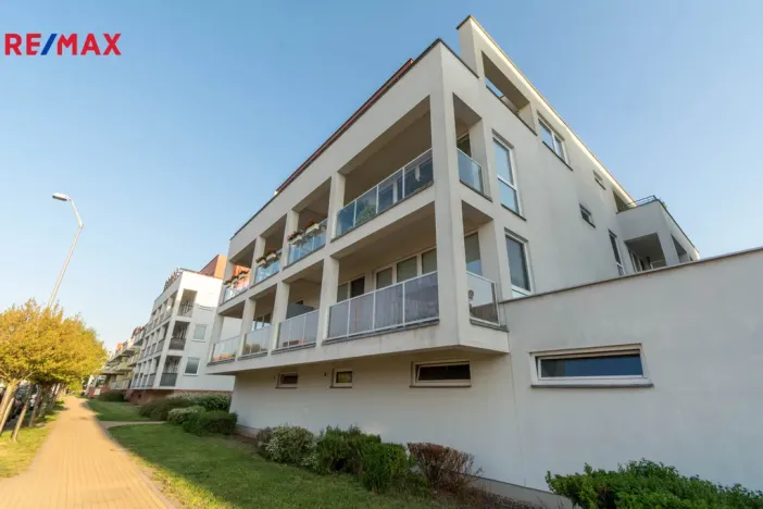 Pronájem bytu 3+kk, Hradec Králové - Nový Hradec Králové, Rybova, 72 m2