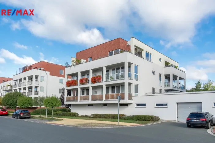 Pronájem bytu 3+kk, Hradec Králové - Nový Hradec Králové, Rybova, 72 m2