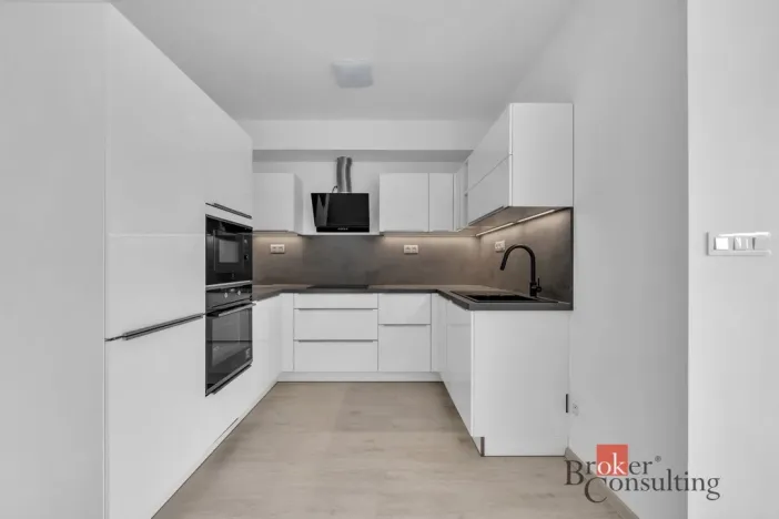 Pronájem bytu 2+kk, Hradec Králové - Třebeš, Pod Svahem, 64 m2