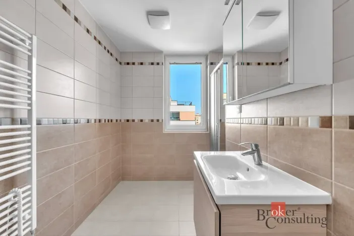 Pronájem bytu 2+kk, Hradec Králové - Třebeš, Pod Svahem, 64 m2