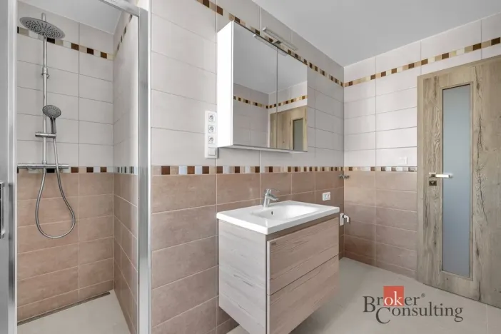 Pronájem bytu 2+kk, Hradec Králové - Třebeš, Pod Svahem, 64 m2