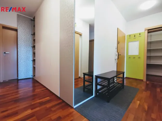 Pronájem bytu 4+kk, Praha - Hrdlořezy, Hrdlořezská, 99 m2