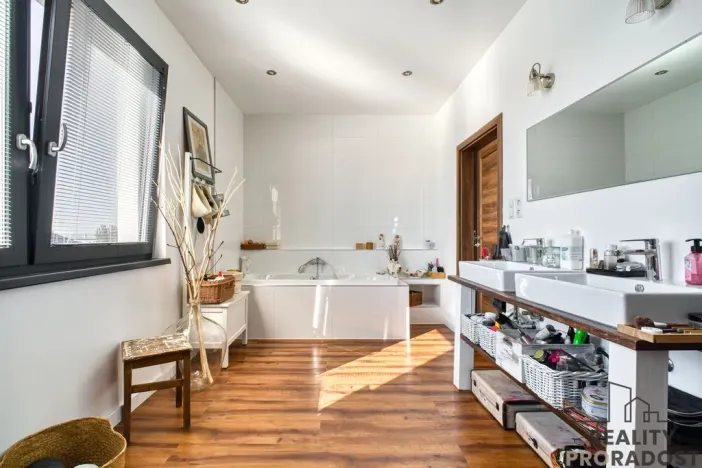 Prodej rodinného domu, Tísek, 208 m2