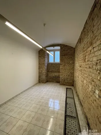 Pronájem kanceláře, Praha - Holešovice, Jirečkova, 240 m2