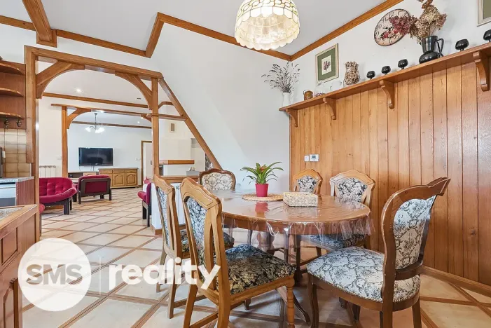 Prodej apartmánu, Štítary, 327 m2