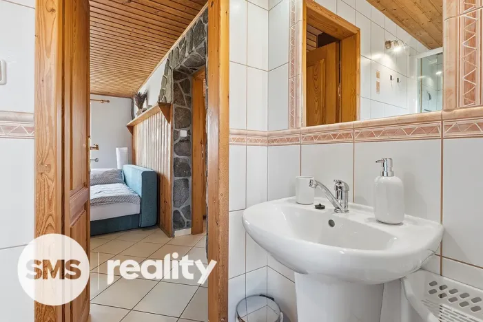 Prodej apartmánu, Štítary, 327 m2