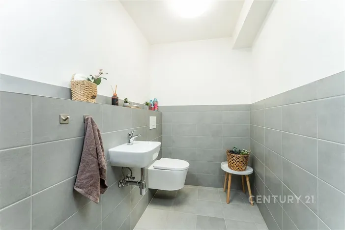 Pronájem bytu 2+kk, Praha, Plzeňská, 48 m2