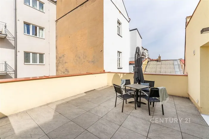 Pronájem bytu 2+kk, Praha, Plzeňská, 48 m2