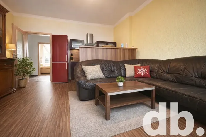 Pronájem bytu 2+kk, Karlovy Vary, náměstí Republiky, 55 m2