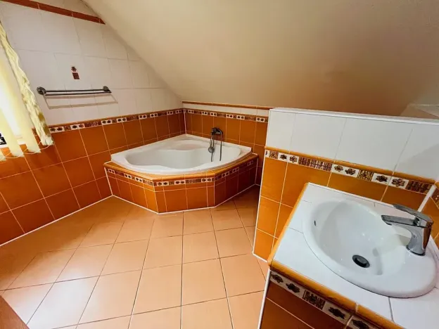 Prodej rodinného domu, Prackovice nad Labem, 190 m2