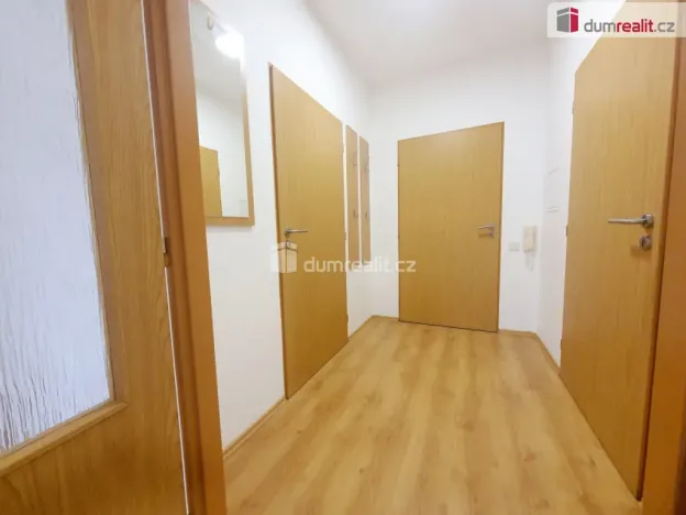 Pronájem bytu 1+kk, Úholičky, Roztocká, 37 m2