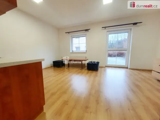 Pronájem bytu 1+kk, Úholičky, Roztocká, 37 m2