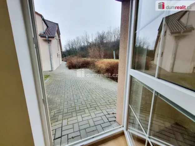 Pronájem bytu 1+kk, Úholičky, Roztocká, 37 m2