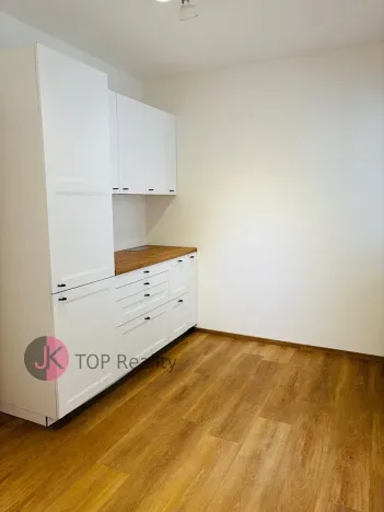 Pronájem bytu 1+1, Praha - Žižkov, Husitská, 34 m2