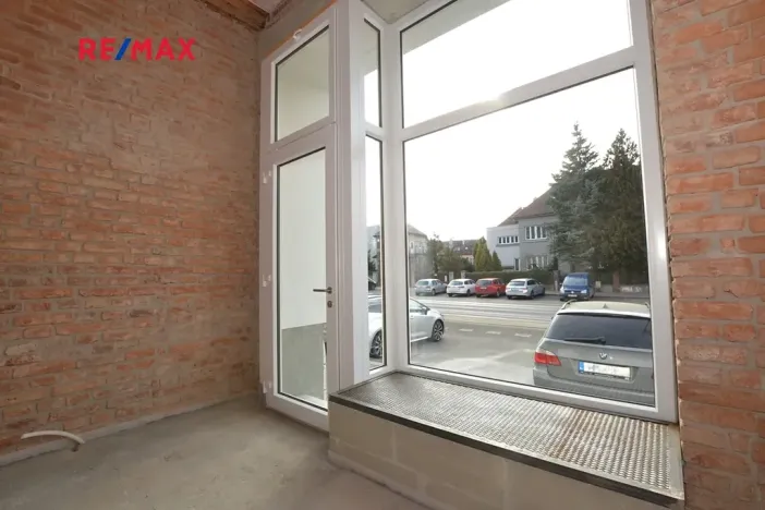 Pronájem obchodního prostoru, Plzeň, Slovanská, 41 m2