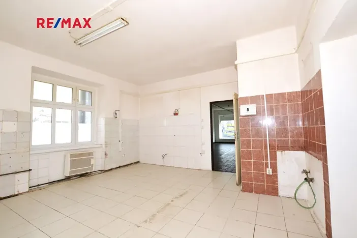 Pronájem obchodního prostoru, Plzeň, Koterovská, 100 m2