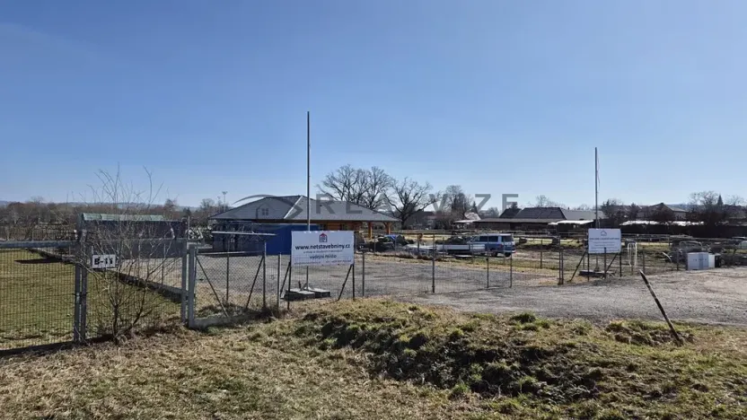 Pronájem komerčního pozemku, Planá, 1983 m2