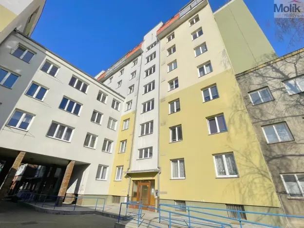 Prodej bytu 2+1, Louny, Tyršovo nám., 52 m2