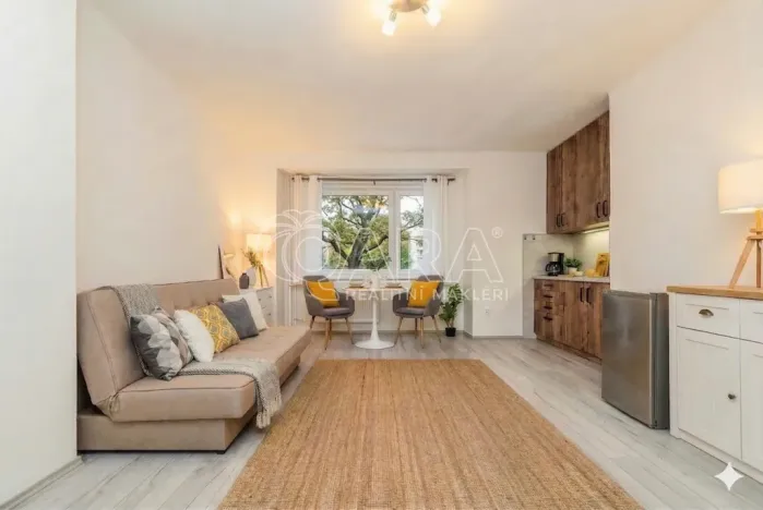 Prodej bytu 1+kk, Kralupy nad Vltavou - Lobeček, nám. Mládežníků, 26 m2