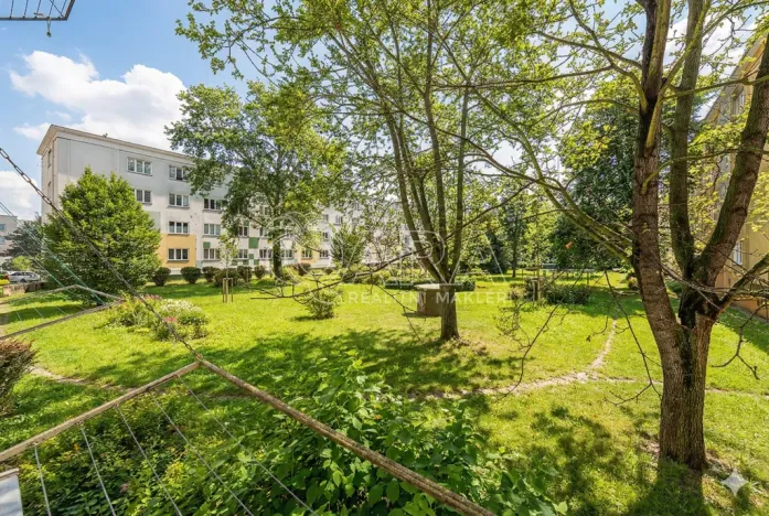 Prodej bytu 1+kk, Kralupy nad Vltavou - Lobeček, nám. Mládežníků, 26 m2