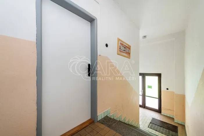 Prodej bytu 1+kk, Kralupy nad Vltavou - Lobeček, nám. Mládežníků, 26 m2