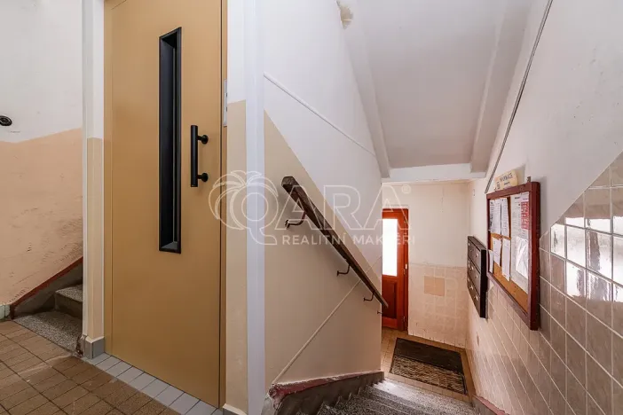 Prodej bytu 1+kk, Kralupy nad Vltavou - Lobeček, nám. Mládežníků, 26 m2