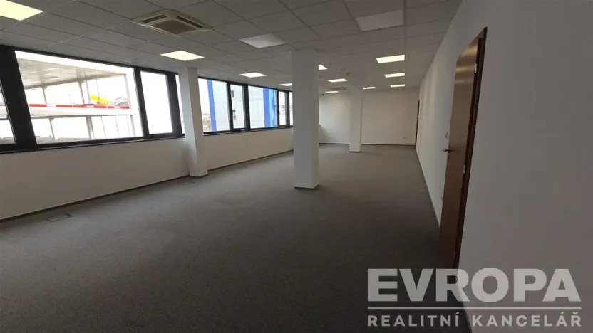 Pronájem kanceláře, Pardubice - Zelené Předměstí, třída Míru, 102 m2