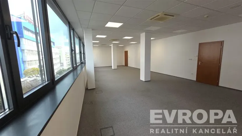 Pronájem kanceláře, Pardubice - Zelené Předměstí, třída Míru, 90 m2