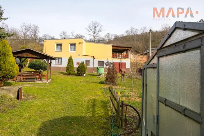 Prodej rodinného domu, Březno - Střezov, 200 m2