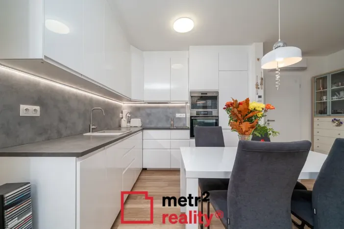 Pronájem bytu 2+kk, Olomouc, Hněvotínská, 70 m2