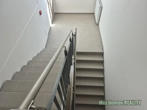 Pronájem výrobních prostor, Praha - Hostivař, K pérovně, 1100 m2