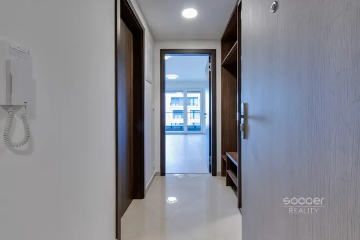 Pronájem bytu 1+kk, Praha - Hloubětín, Domalípova, 32 m2