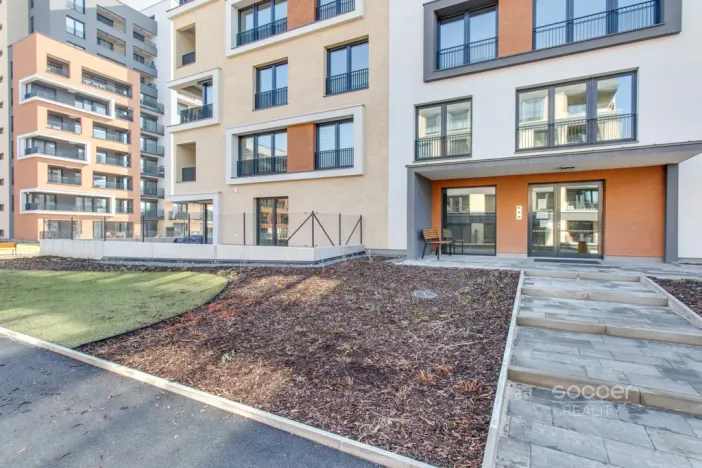 Pronájem bytu 1+kk, Praha - Hloubětín, Domalípova, 32 m2