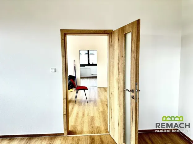 Pronájem kanceláře, Kunovice, Na Záhonech, 500 m2