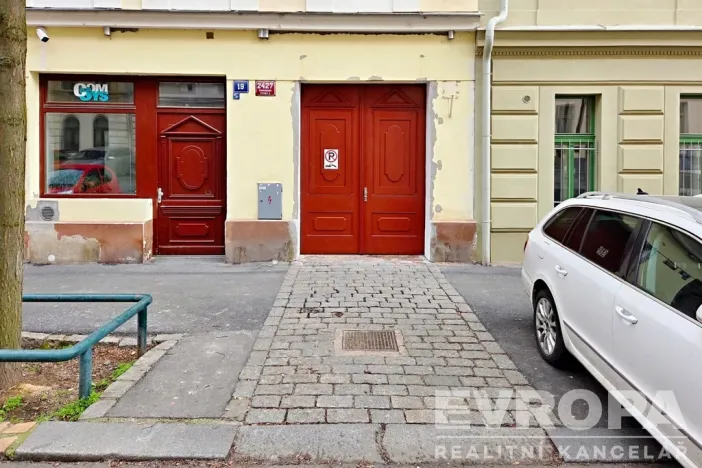 Pronájem garáže, Praha - Vinohrady, Jagellonská, 18 m2