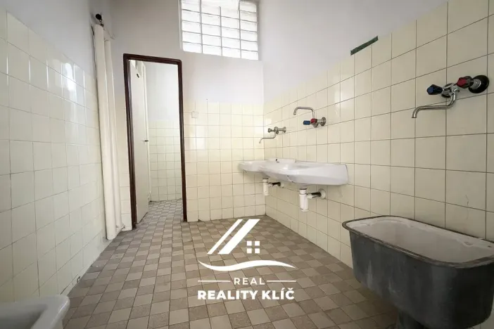 Prodej komerční nemovitosti, Kopřivnice, Obránců míru, 1402 m2