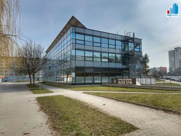 Pronájem kanceláře, Plzeň, Macháčkova, 2000 m2