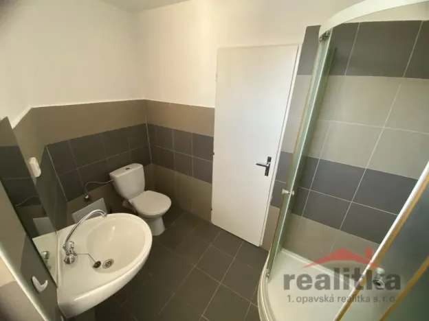 Pronájem bytu 2+kk, Opava - Předměstí, Komárovská, 33 m2