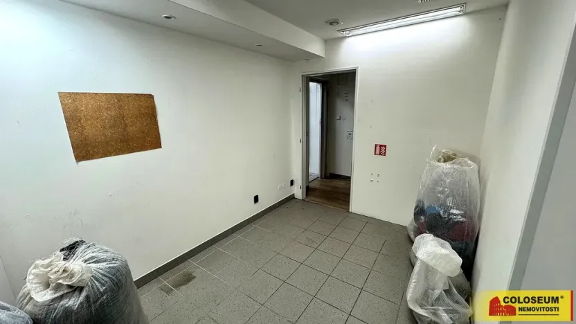 Pronájem obchodního prostoru, Brno - Brno-město, 128 m2