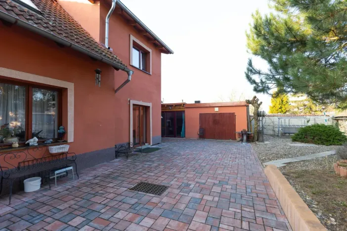 Prodej rodinného domu, Polepy - Okna, 211 m2