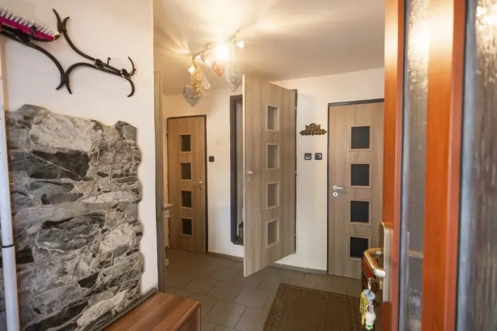 Prodej rodinného domu, Polepy - Okna, 211 m2