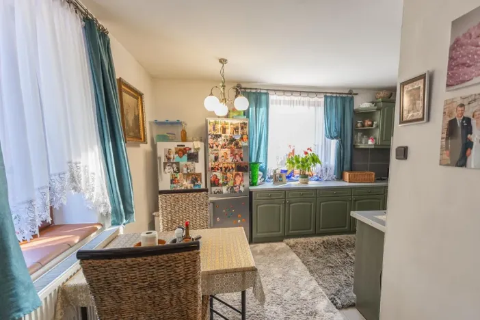 Prodej rodinného domu, Polepy - Okna, 211 m2