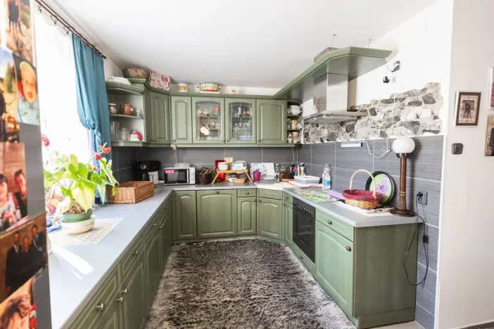 Prodej rodinného domu, Polepy - Okna, 211 m2